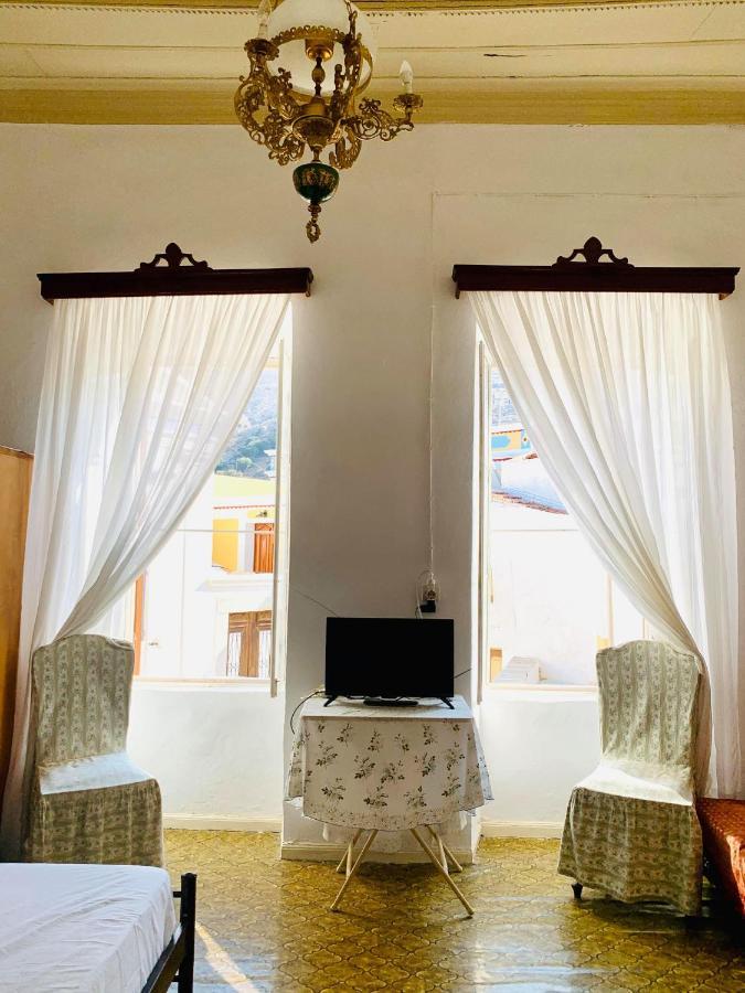 Marthas Traditional House Symi Extérieur photo